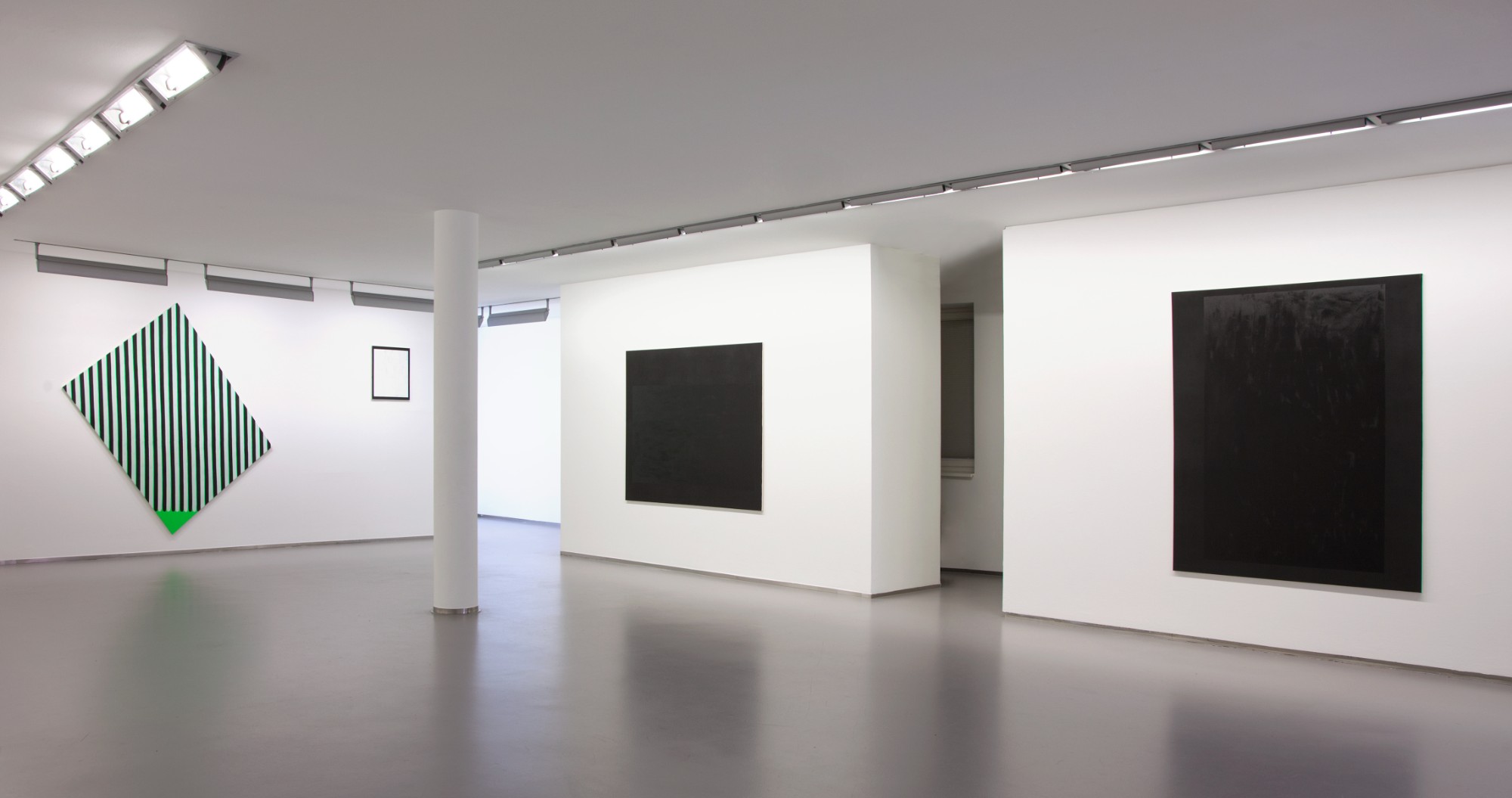 Holger Endres, Black Horses, Exhibition view, 2015