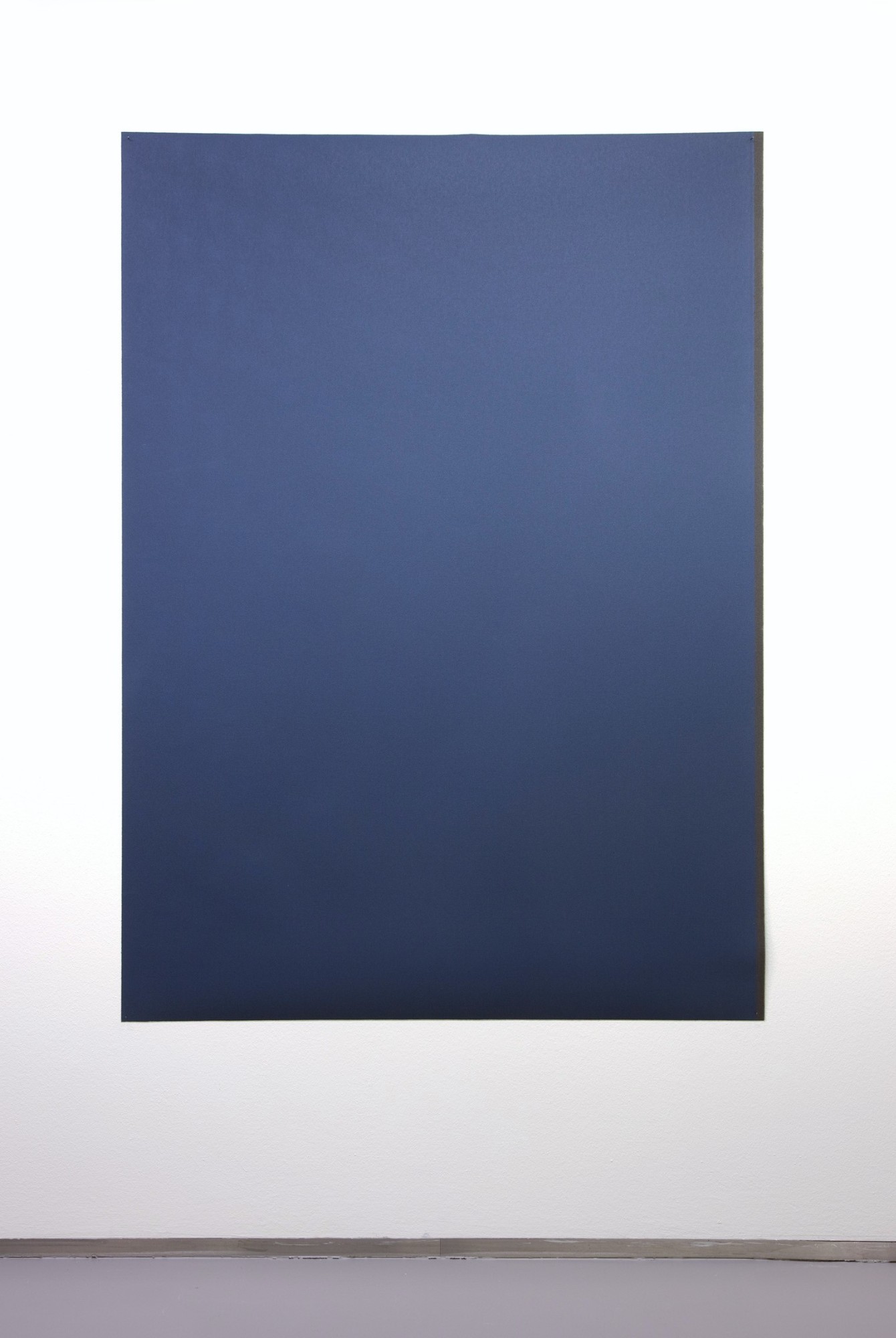 Tobias Hantmann, Pistill der Iris, dunkelblau mit Streifen, fein, 2011, sandpaper, 182 x 131 cm
